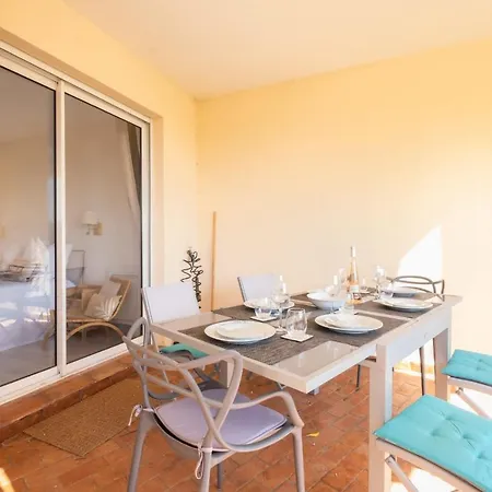 Apartment Rare! Exquisite 2-bd Facing The Sea *