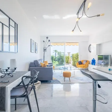 Rare! Exquisite 2-bd Facing The Sea Apartment *