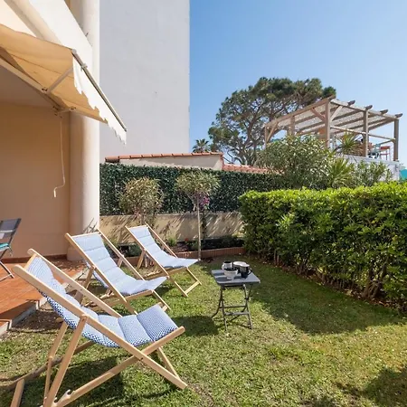 Rare! Exquisite 2-bd Facing The Sea