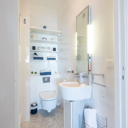 Rare! Exquisite 2-bd Facing The Sea Apartment Cannes
