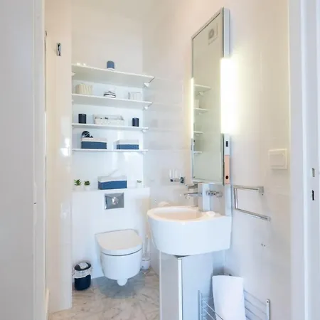 Apartment Rare! Exquisite 2-bd Facing The Sea *