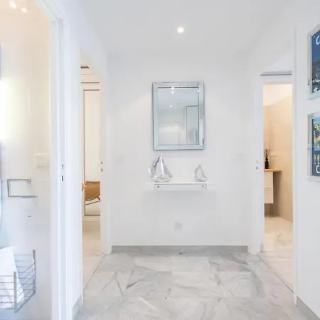 Apartment Rare! Exquisite 2-bd Facing The Sea *