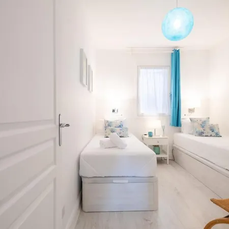 Rare! Exquisite 2-bd Facing The Sea